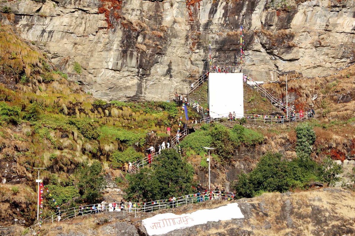 धादिङको तेह्र सय बर्ष पुरानो गंगा-जमुना जात्रामा झनै रौनकता